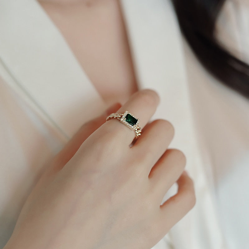 Luxury Emerald Chain Ring