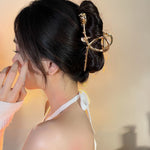 Load image into Gallery viewer, Metal Rose &amp; Snake Hair Claw
